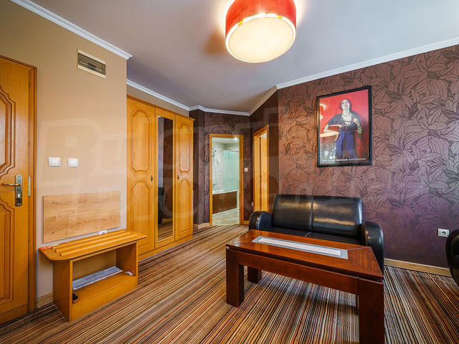Excellently furnished property on a quiet street in Karshiyaka district Excellently furnished property on a quiet street in Karshiyaka district
