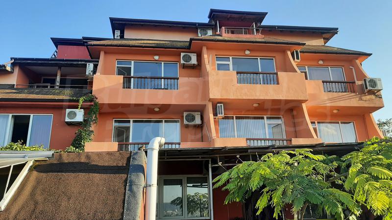 Hotel with year-round tourist interest within walking distance to the beach and the sea Hotel with year-round tourist interest within walking distance to the beach and the sea