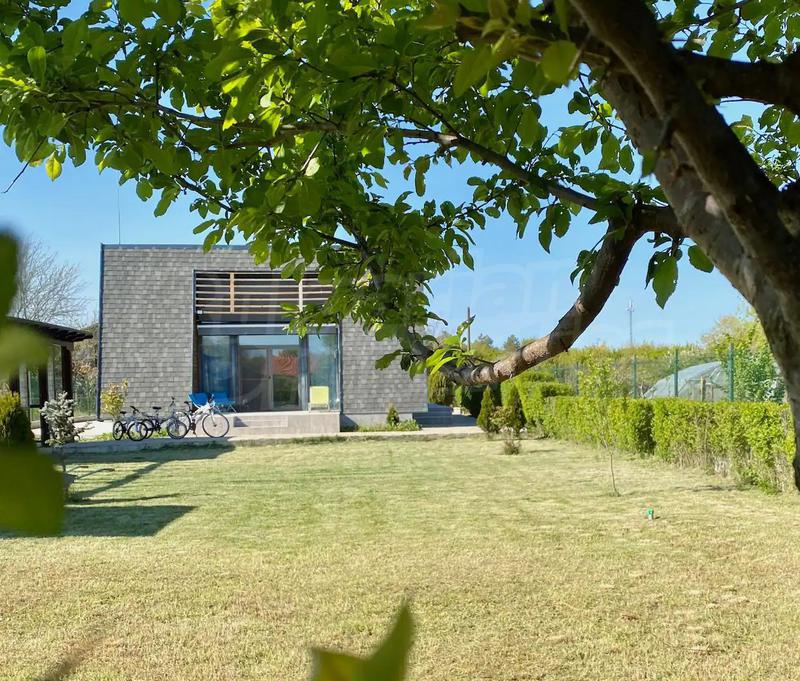 Furnished house meeting the highest European standards for energy efficiency Furnished house meeting the highest European standards for energy efficiency
