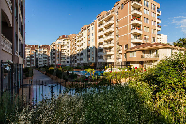 Shops, fitness, restaurant and medical centers in VIP complex Pearl in Bourgas  Shops, fitness, restaurant and medical centers in VIP complex Pearl in Bourgas