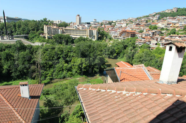 Dwelling with separate entrance, central location and unique panorama to the city and Yantra river Dwelling with separate entrance, central location and unique panorama to the city and Yantra river