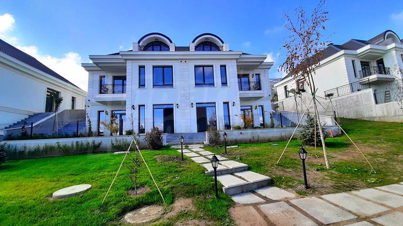 High class panoramic house with private garden, offering comfort and coziness High class panoramic house with private garden, offering comfort and coziness