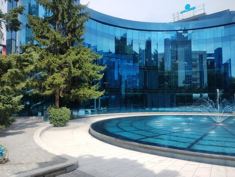 Comfortable office with parking space and modern working conditions Comfortable office with parking space and modern working conditions