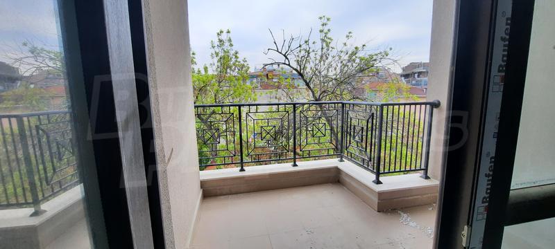 High quality new apartment with convenient access to the Old Town and the center High quality new apartment with convenient access to the Old Town and the center