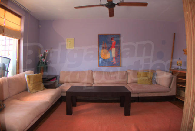 Fully furnished dwelling in the top center Fully furnished dwelling in the top center