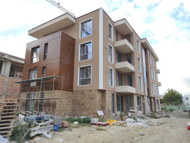Luxury 4-storey residential building next to Peshtersko shose Blvd. and the Rowing canal