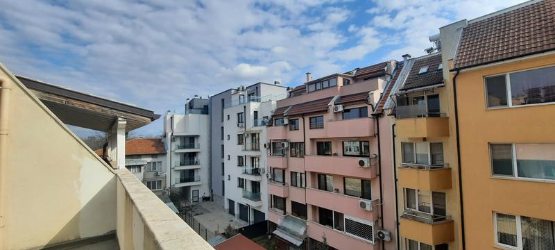 Имот с двор в кв. Каменица 2 Имот с двор в кв. Каменица 2