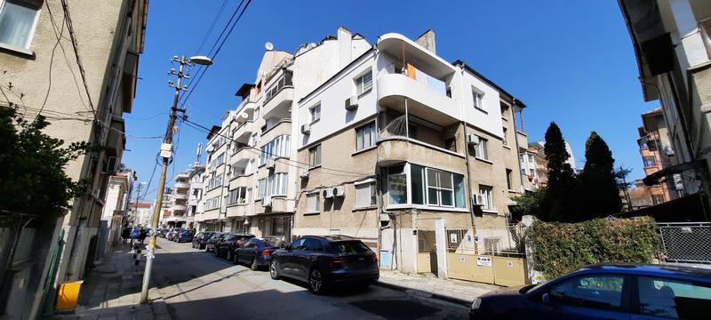 Apartment near Cyril and Methodius square, schools, administrative buildings, the top center Apartment near Cyril and Methodius square, schools, administrative buildings, the top center