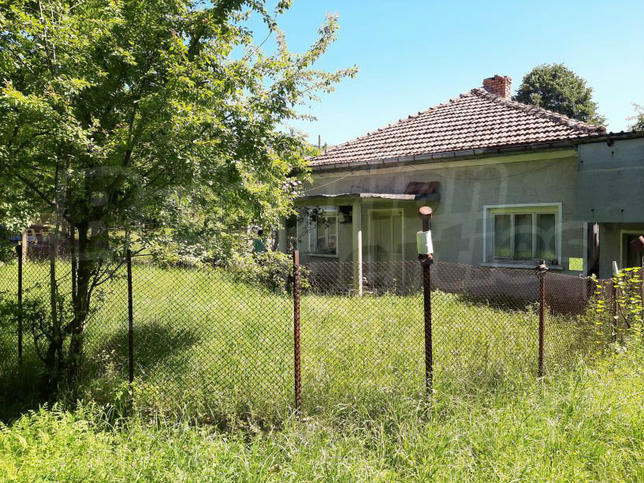 Property in a small village near Gabrovo, Sevlievo and Troyan Property in a small village near Gabrovo, Sevlievo and Troyan
