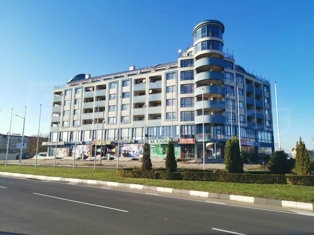 Six one-bedroom apartments in a building 300 m from the beach Six one-bedroom apartments in a building 300 m from the beach