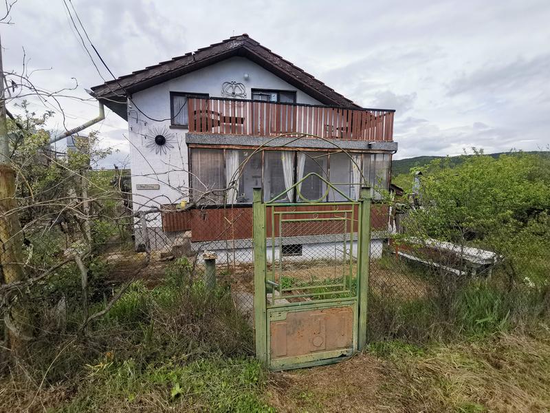 An attractive property located in the Rose Valley region An attractive property located in the Rose Valley region