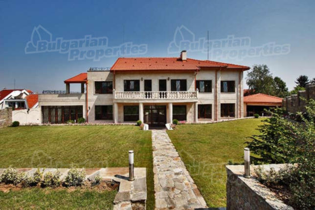 Incredible family mansion at the foot of Vitosha Mountain Incredible family mansion at the foot of Vitosha Mountain