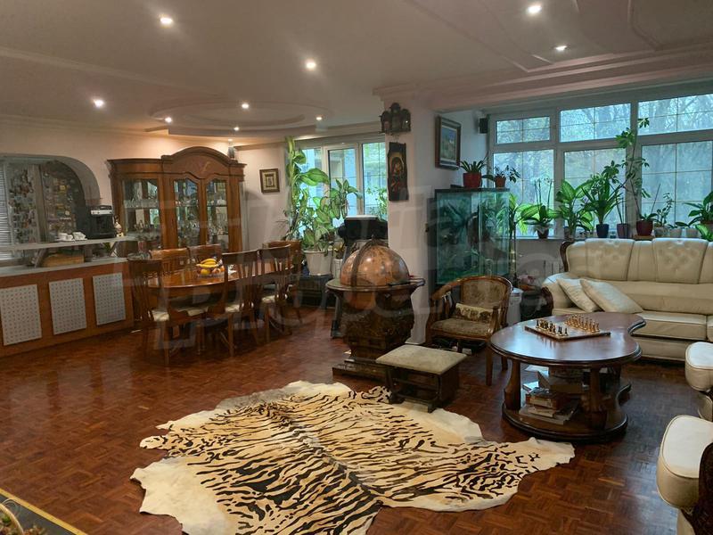 Spacious home for the connoisseurs of luxury and tranquility Spacious home for the connoisseurs of luxury and tranquility