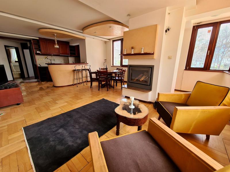 Spacious apartment with top location near the University of Architecture, Construction and Geodesy Spacious apartment with top location near the University of Architecture, Construction and Geodesy