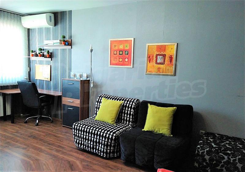 Furnished apartment near the metro station Lion's Bridge Furnished apartment near the metro station Lion's Bridge
