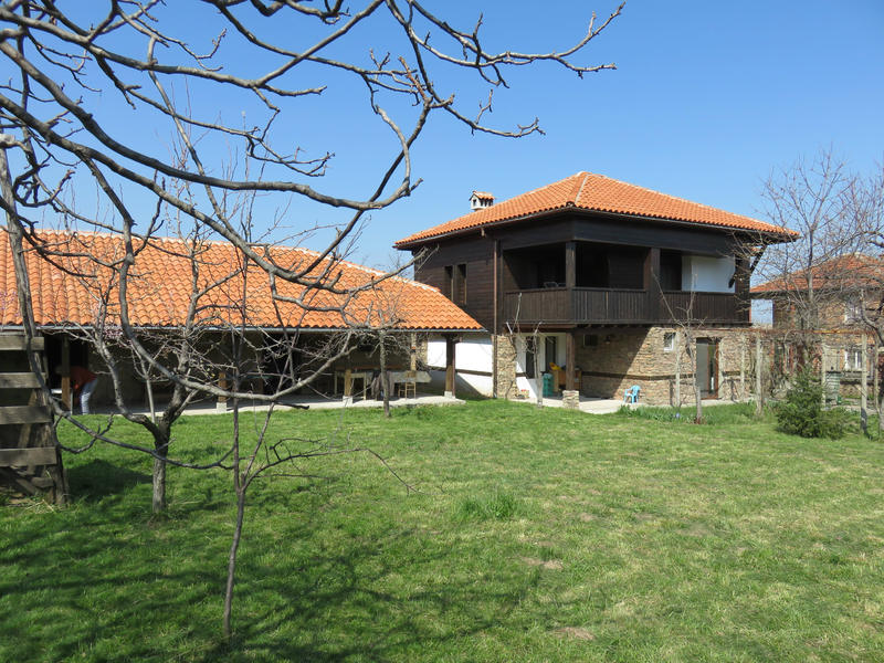 Wonderful rural property with barbecue in picturesque village near Asenovgrad Wonderful rural property with barbecue in picturesque village near Asenovgrad