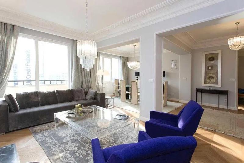 Apartment with spacious rooms and high ceilings in a well-maintained building in the center of Sofia Apartment with spacious rooms and high ceilings in a well-maintained building in the center of Sofia