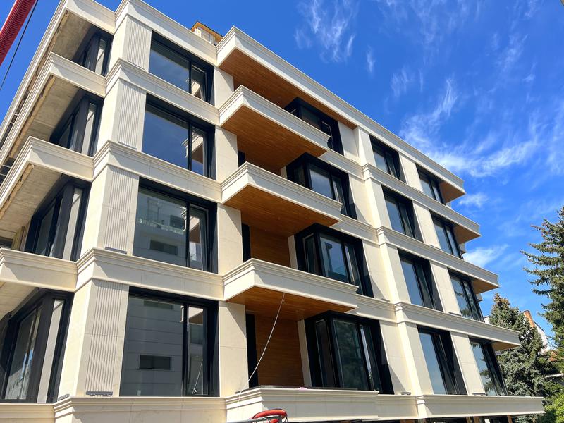 Apartment next to a park, shopping center and amenities surrounded by greenery Apartment next to a park, shopping center and amenities surrounded by greenery