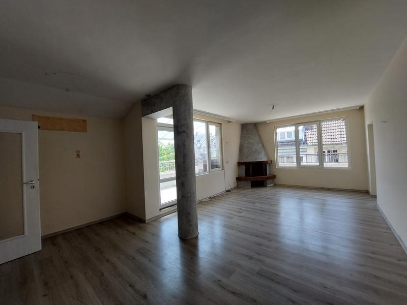 Panoramic apartment on two levels near Simeonovsko Shosse Blvd. Panoramic apartment on two levels near Simeonovsko Shosse Blvd.