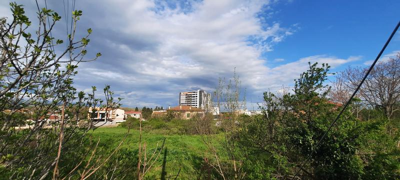 Урегулирани парцели за строителство на къща. Урегулирани парцели за строителство на къща.
