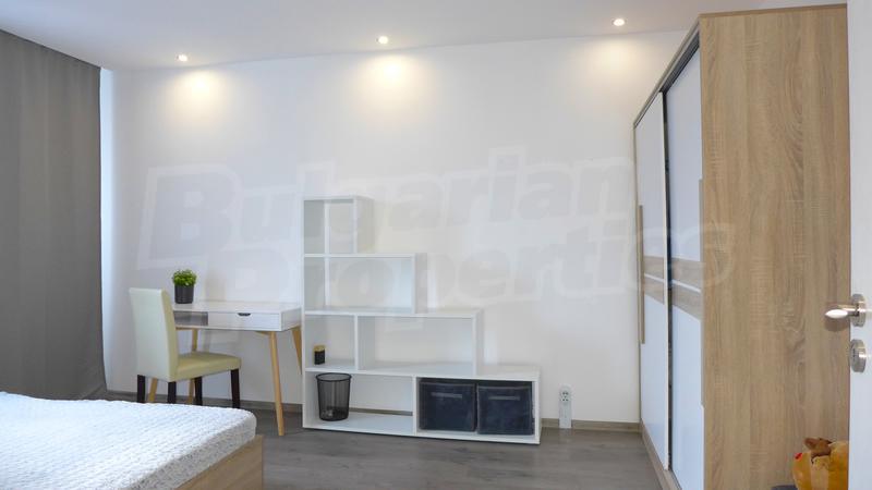 Apartment in a maintained building next to school Apartment in a maintained building next to school