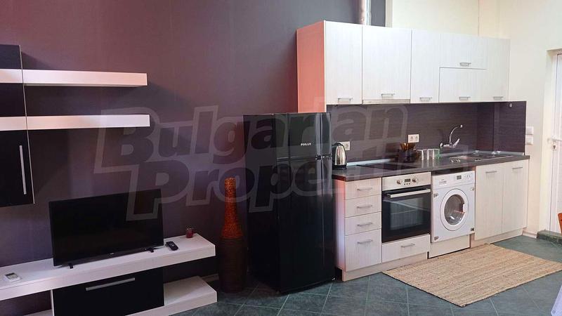 Ground-floor property used for living with communicative location Ground-floor property used for living with communicative location
