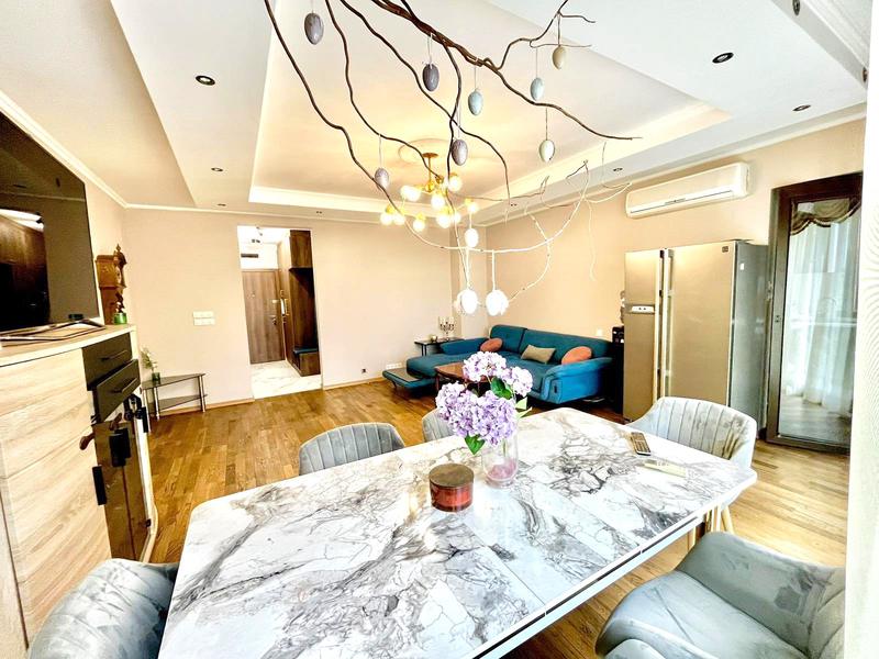 Sunny apartment with two parking spaces and high-end equipment Sunny apartment with two parking spaces and high-end equipment