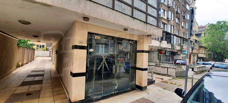 Premises on two floors - ground floor and basement with an excellent location in the city of Burgas Premises on two floors - ground floor and basement with an excellent location in the city of Burgas