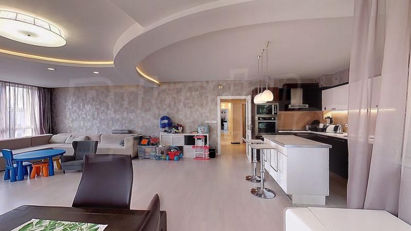 Cozy, fully furnished apartment with amenities next to Cherni Vrah Blvd. Cozy, fully furnished apartment with amenities next to Cherni Vrah Blvd.