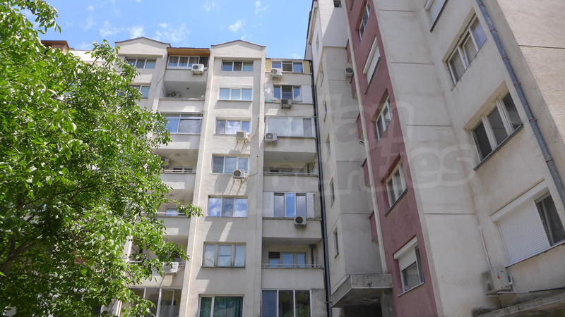 Two-bedroom apartment near shopping center, school, kindergarten, medical college Two-bedroom apartment near shopping center, school, kindergarten, medical college