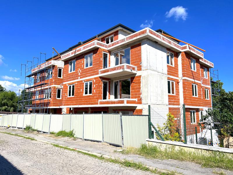Spacious apartment with panoramic view of the city and the mountain in green area Spacious apartment with panoramic view of the city and the mountain in green area