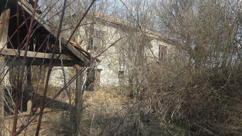 Property with house and shed in the village of Prosechen Property with house and shed in the village of Prosechen