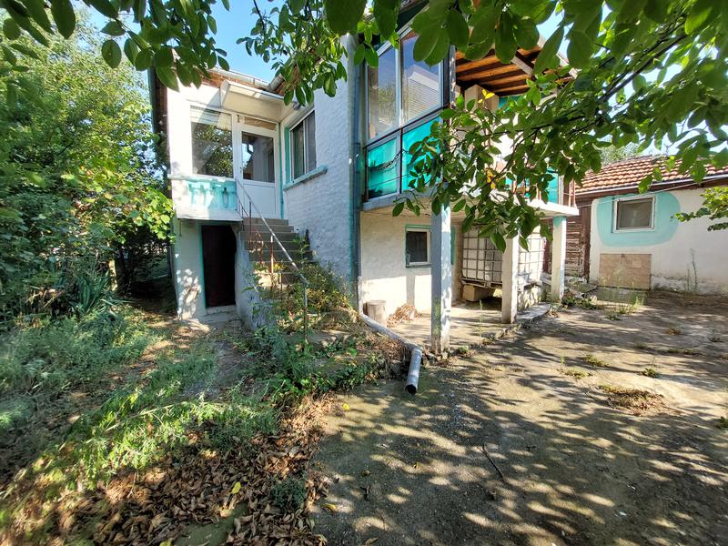 Furnished house with garden Furnished house with garden
