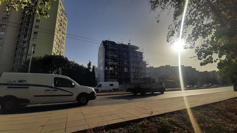 Apartments in a newly constructed building near everyday amenities, a park and a beach Apartments in a newly constructed building near everyday amenities, a park and a beach