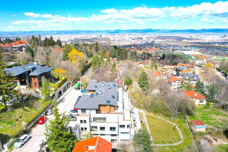 Maisonette with a fantastic view of the city and the mountains Maisonette with a fantastic view of the city and the mountains