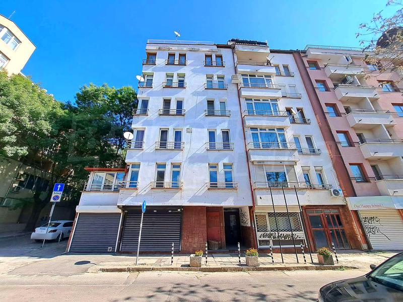 Бизнес имот в поддържана сграда Бизнес имот в поддържана сграда