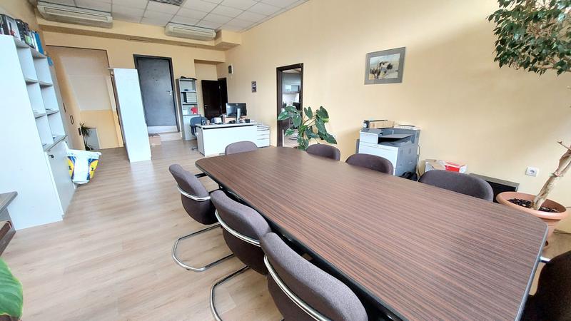 Open space business property with a convenient location Open space business property with a convenient location