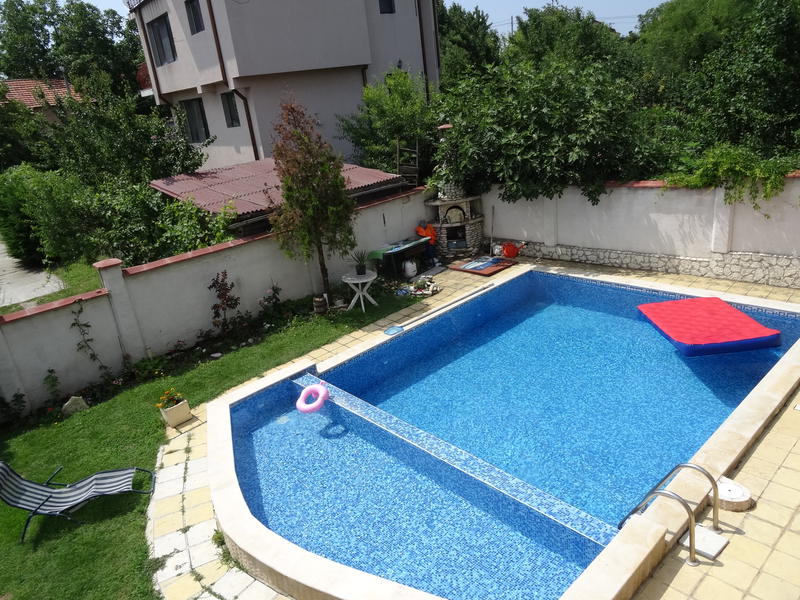 Comfortable apartment with swimming pool view not far from the Free University of Varna Comfortable apartment with swimming pool view not far from the Free University of Varna