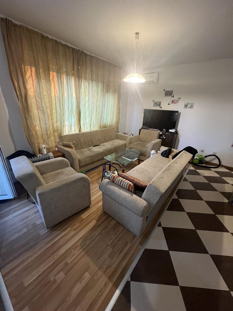 Furnished apartment in a maintained building in Troshevo district Furnished apartment in a maintained building in Troshevo district