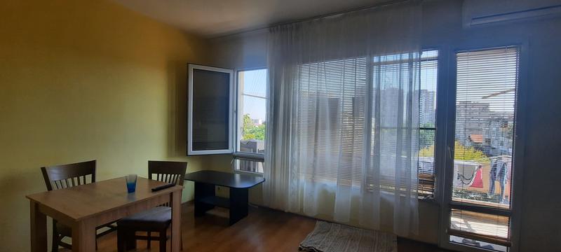 1-bedroom apartment with replaced windows and partial internal insulation 1-bedroom apartment with replaced windows and partial internal insulation
