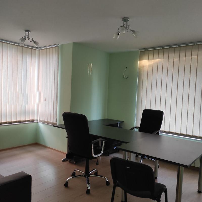 Functional office with excellent location Functional office with excellent location
