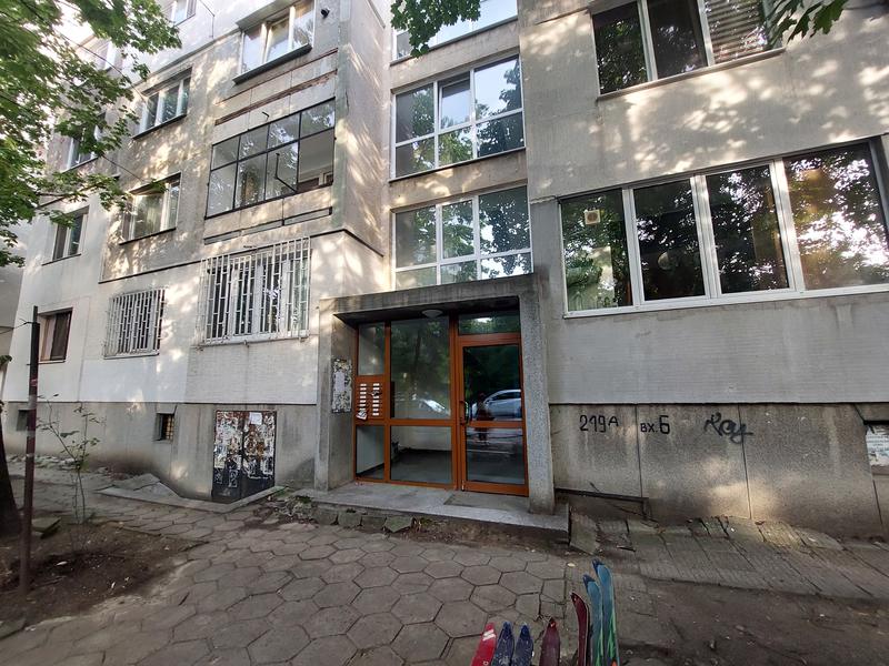 Spacious property in well-maintained building with convenient location in Mladost 2 district Spacious property in well-maintained building with convenient location in Mladost 2 district