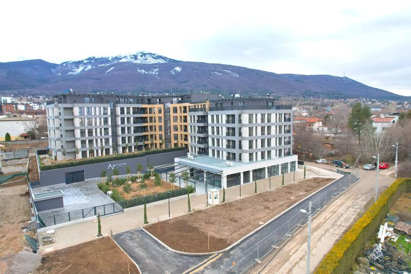 New homes in a modern building with a luxurious facade and quality common areas next to Cherni Vrah Blvd. New homes in a modern building with a luxurious facade and quality common areas next to Cherni Vrah Blvd.