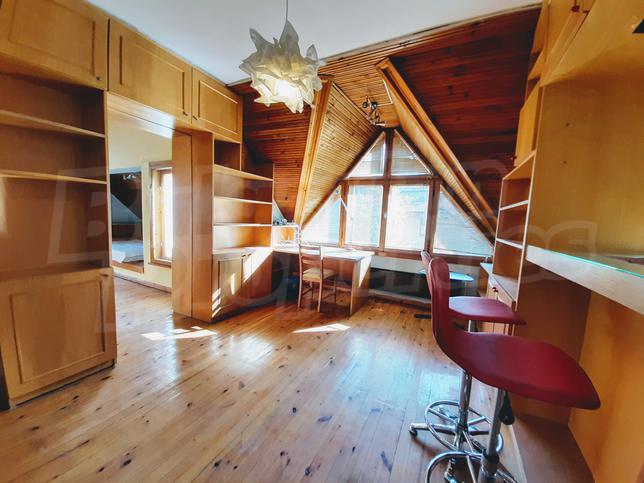 Sunny apartment with working area and panoramic views of the city and the mountain Sunny apartment with working area and panoramic views of the city and the mountain