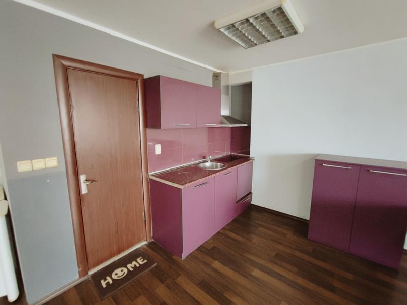Business property with low maintenance fee and convenient connection with the city center Business property with low maintenance fee and convenient connection with the city center