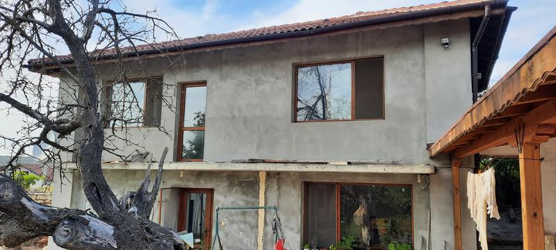 Property with excellent garden with fruit trees, greenhouse with drip irrigation and barbecue Property with excellent garden with fruit trees, greenhouse with drip irrigation and barbecue