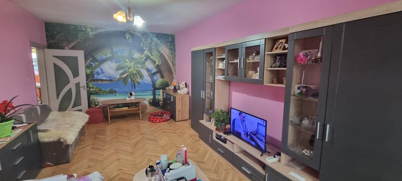 Bright and spacious apartment with internal and external insulation near urban amenities Bright and spacious apartment with internal and external insulation near urban amenities
