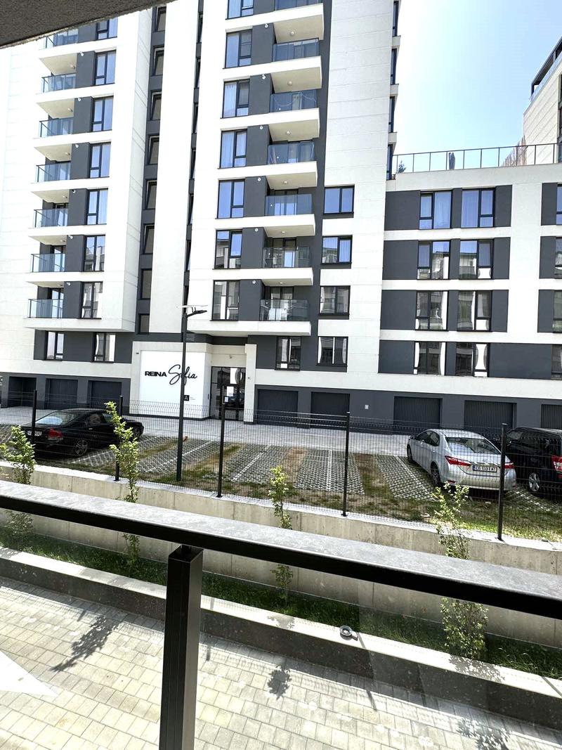 Furnished and equipped apartment 800 m from the metro station and shopping center Furnished and equipped apartment 800 m from the metro station and shopping center
