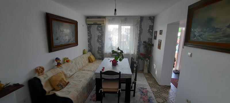 Fully furnished house with a pool in the village of Bryastovets Fully furnished house with a pool in the village of Bryastovets
