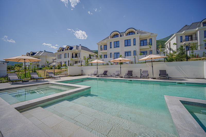 High class panoramic house with private garden, offering comfort and coziness High class panoramic house with private garden, offering comfort and coziness